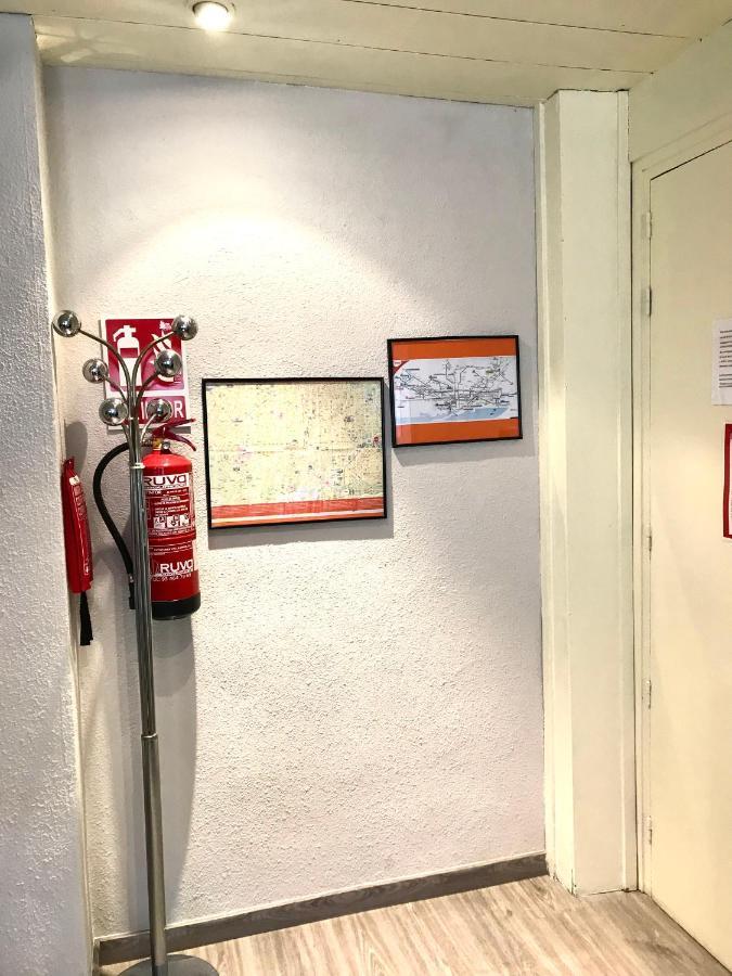 Apartamento Ideal Барселона Екстер'єр фото